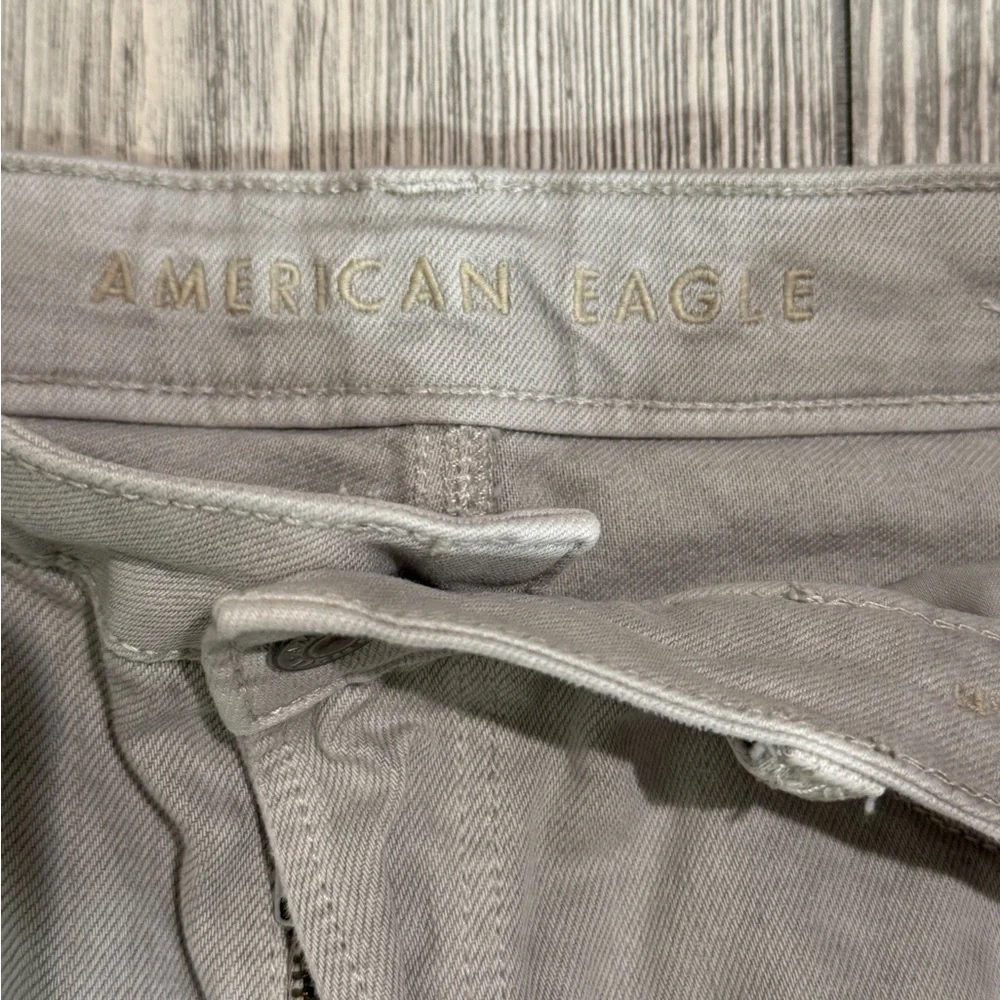 America Eagle Distressed Mom Jean Size 14 Gray Color Gently Used Condition - Picture 7 of 9